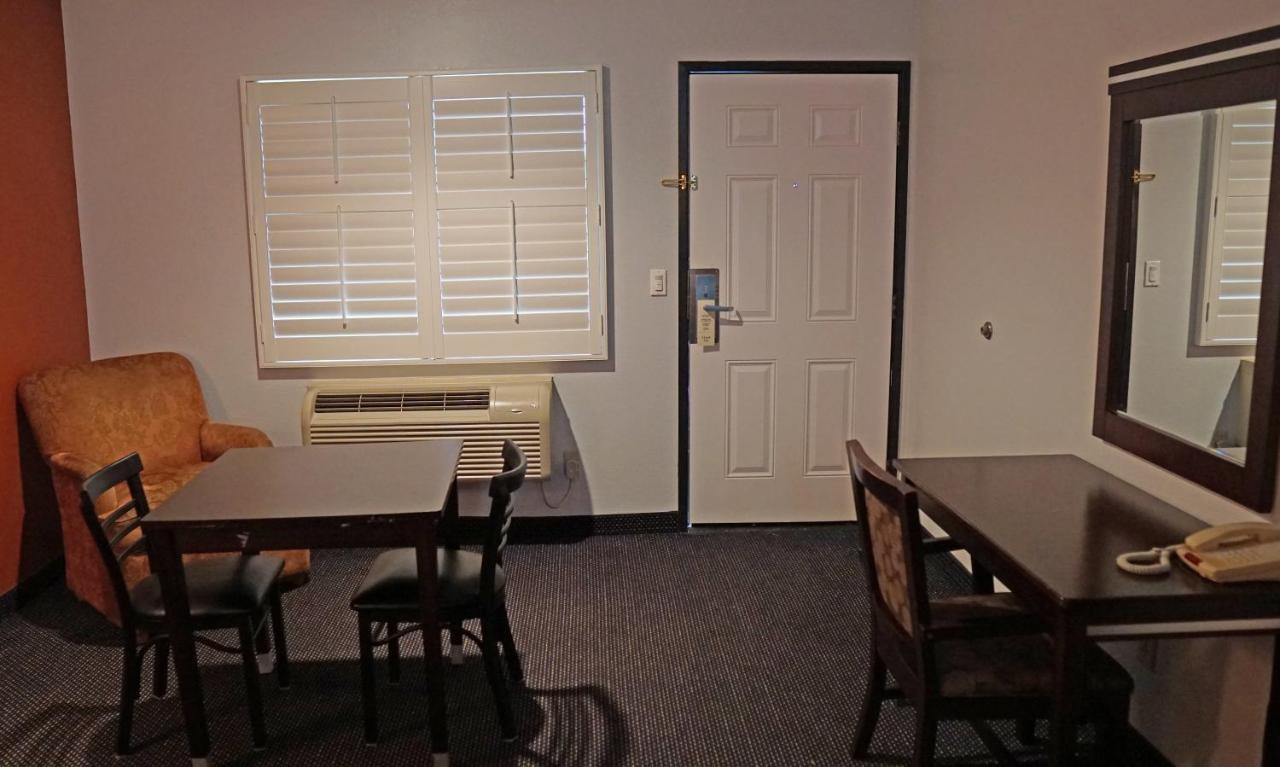 Travel Plaza Inn Compton ภายนอก รูปภาพ