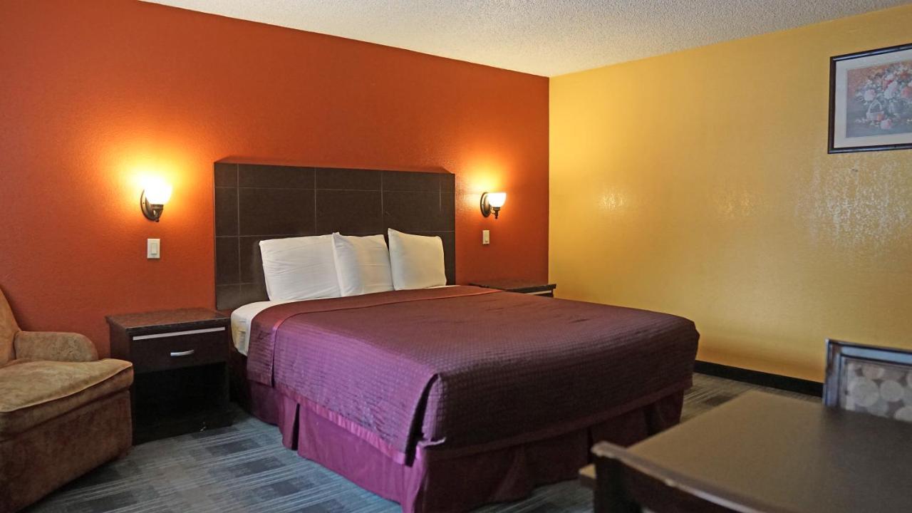 Travel Plaza Inn Compton ภายนอก รูปภาพ