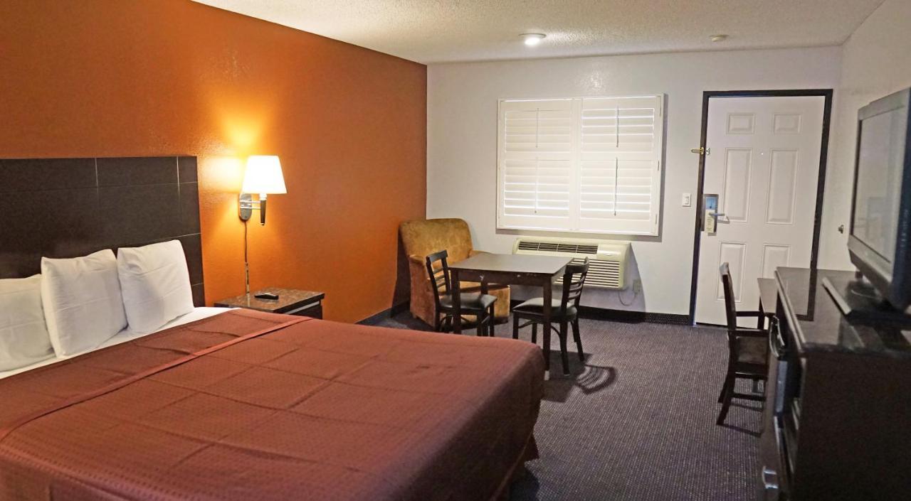 Travel Plaza Inn Compton ภายนอก รูปภาพ