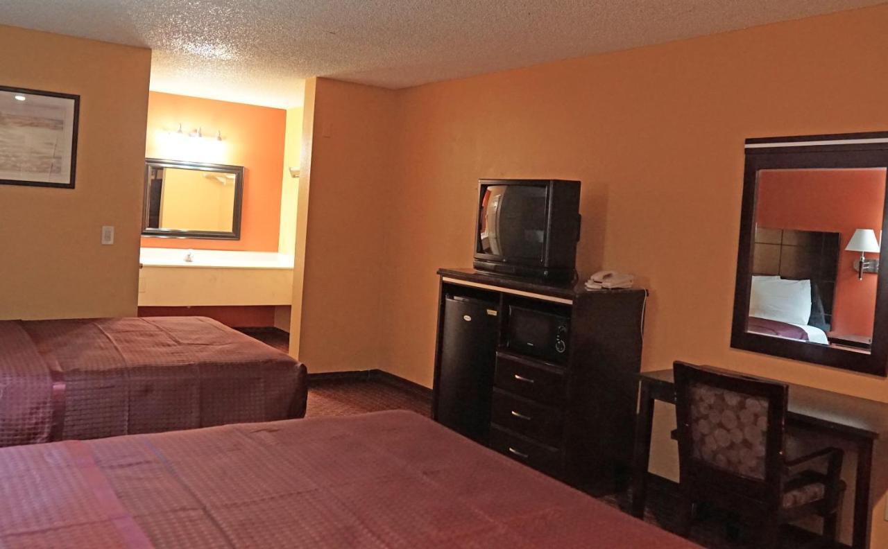 Travel Plaza Inn Compton ภายนอก รูปภาพ