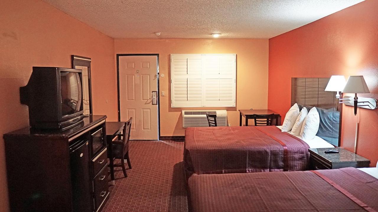 Travel Plaza Inn Compton ภายนอก รูปภาพ